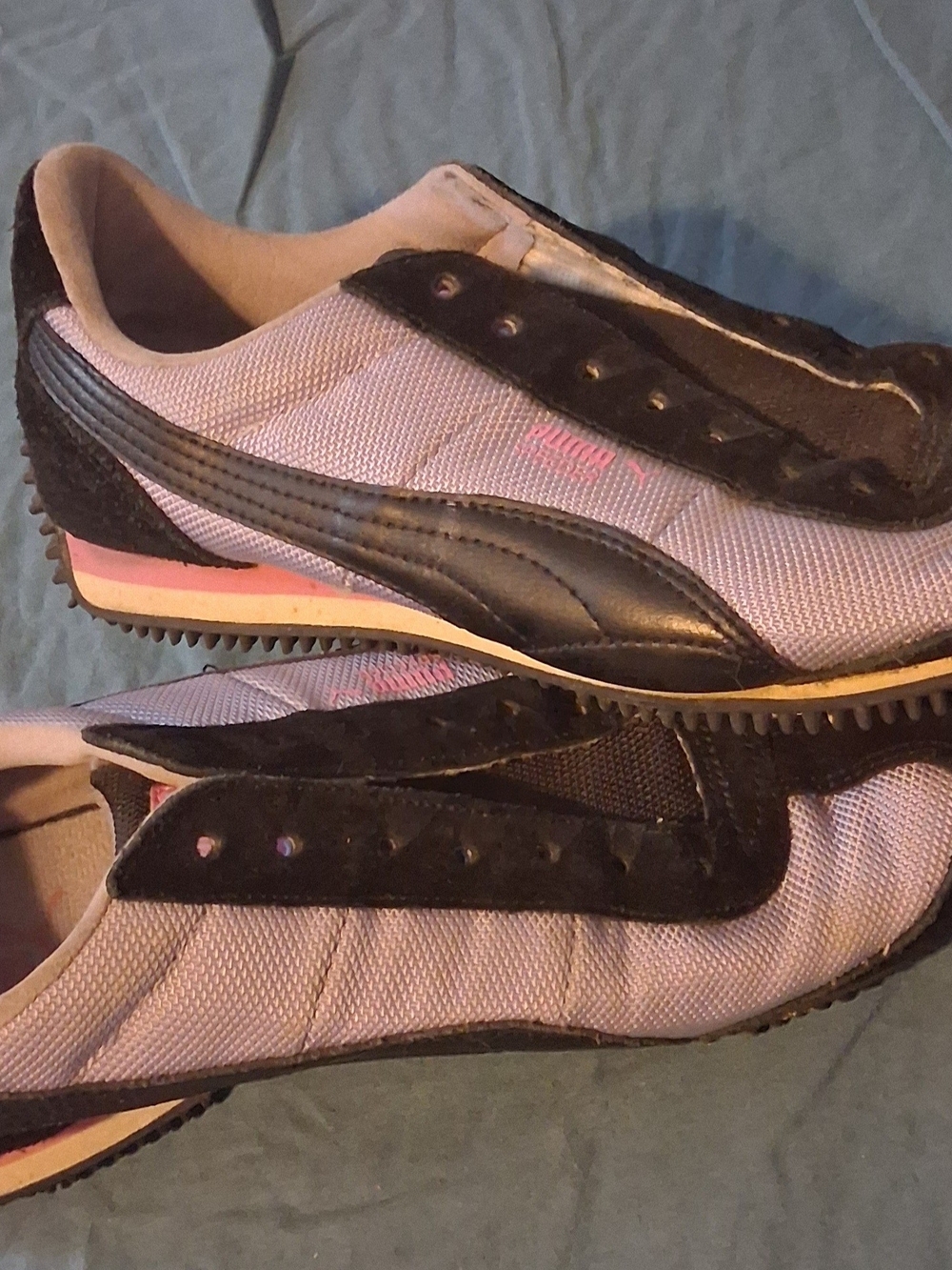 Puma Women’s Lavender and Black Retro Runner